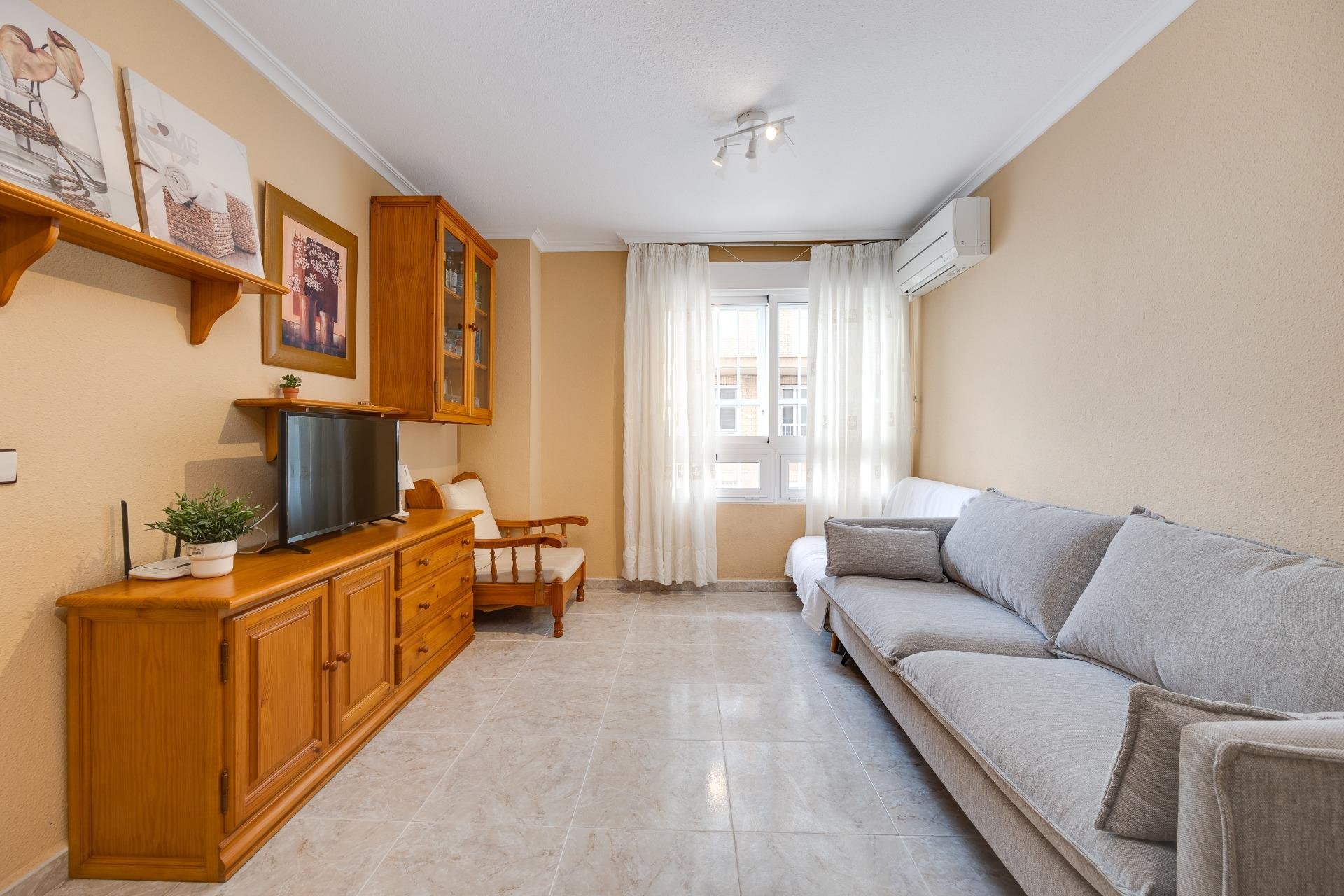 Herverkoop - Appartement -
Torrevieja - Playa de los Naufragos