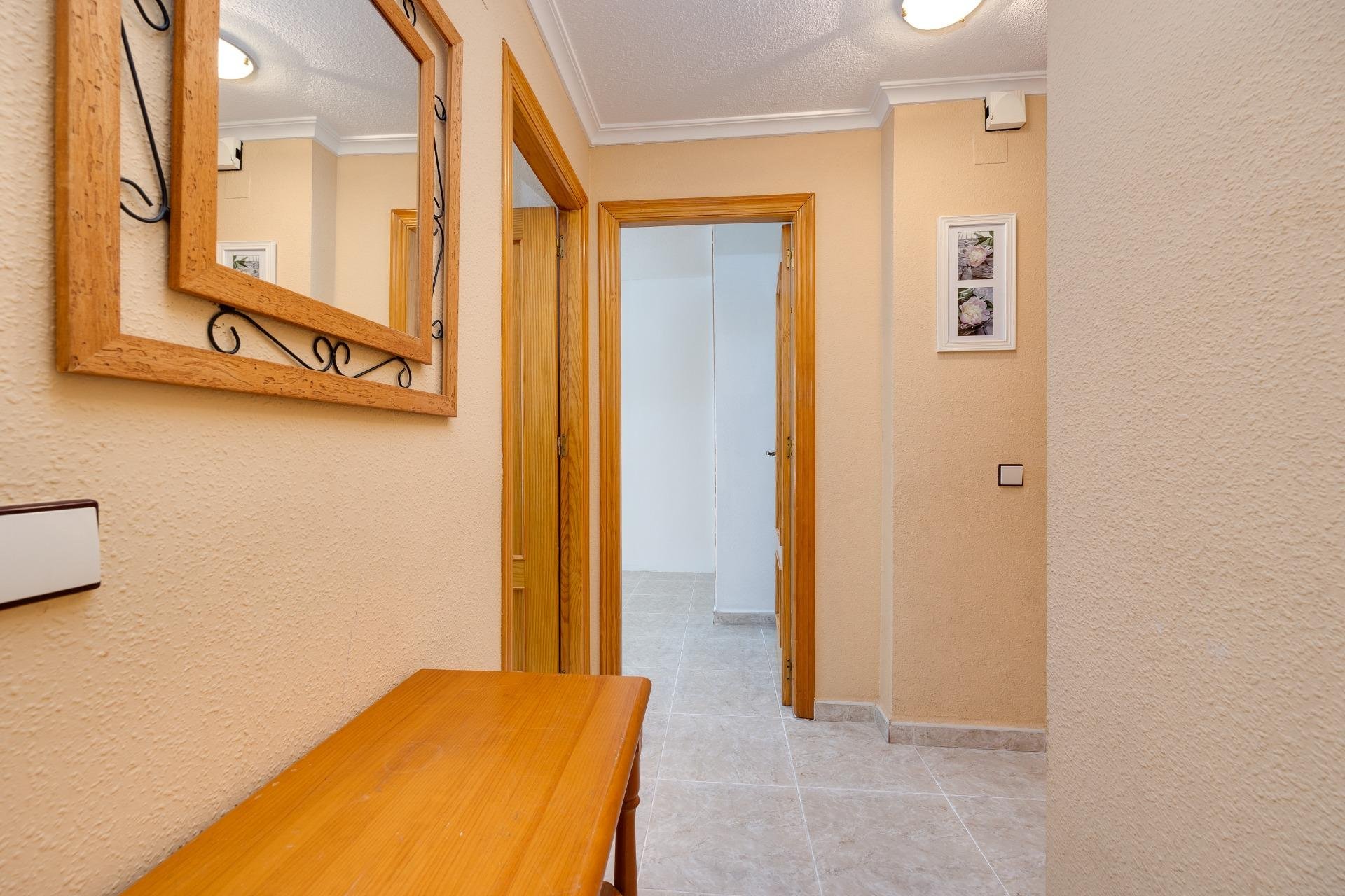 Herverkoop - Appartement -
Torrevieja - Playa de los Naufragos