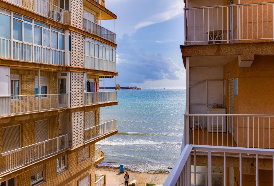 Herverkoop - Appartement -
Torrevieja - Playa de los Naufragos