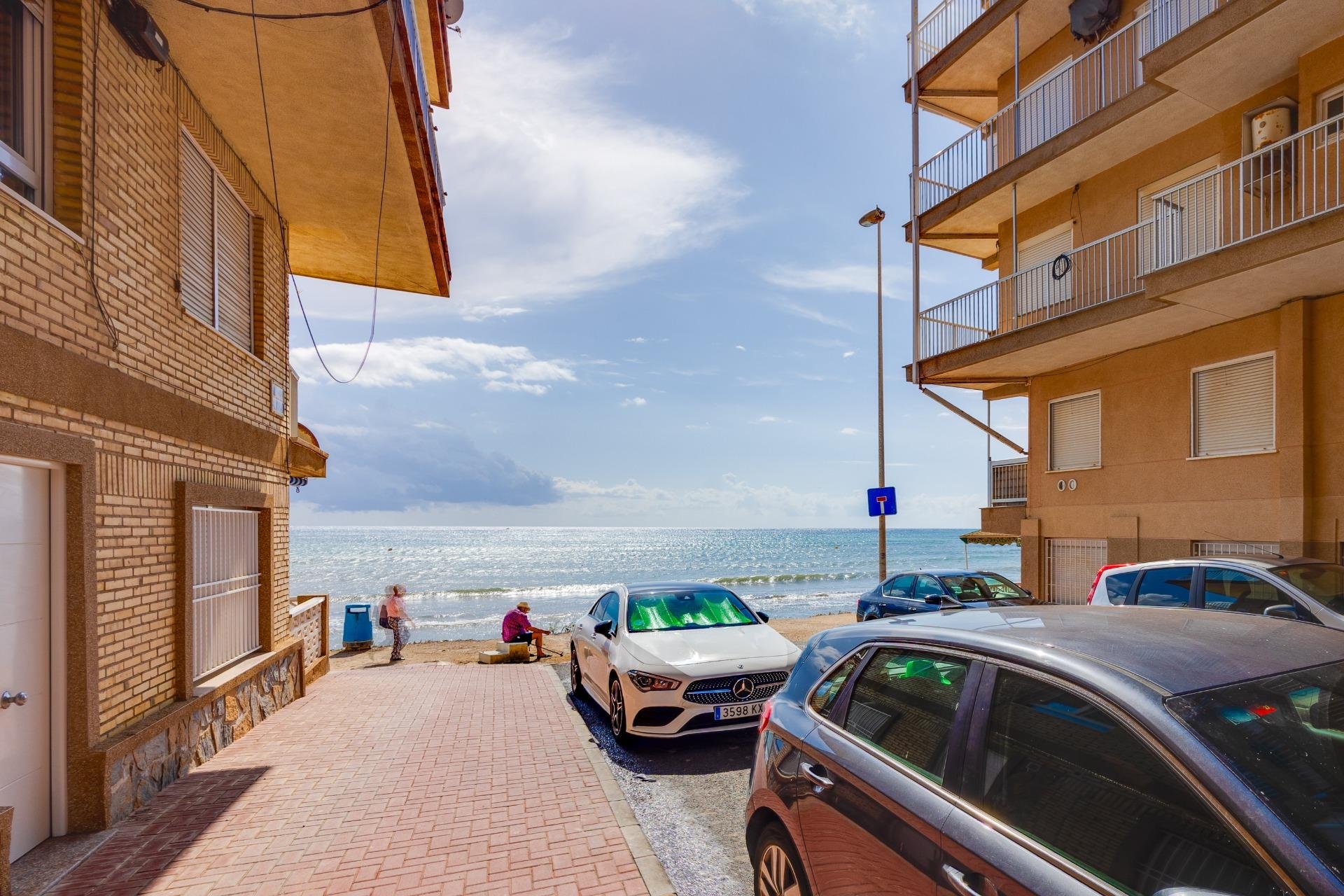 Herverkoop - Appartement -
Torrevieja - Playa de los Naufragos