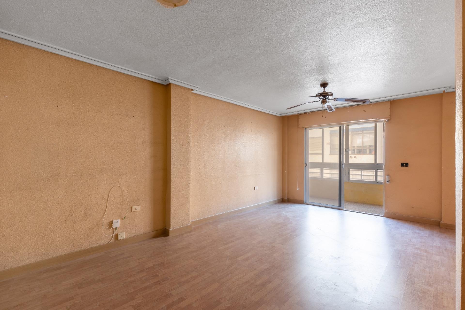 Herverkoop - Appartement -
Torrevieja - Playa del Cura