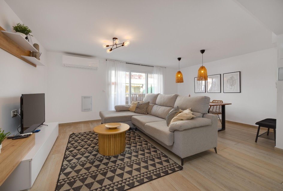 Herverkoop - Appartement -
Torrevieja - Playa del Cura