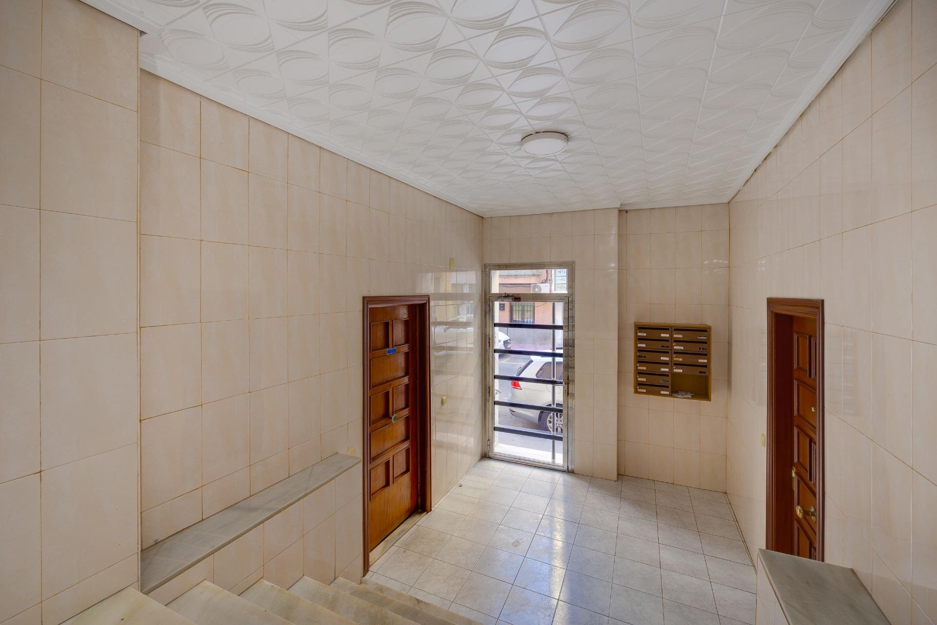 Herverkoop - Appartement -
Torrevieja - Playa del Cura