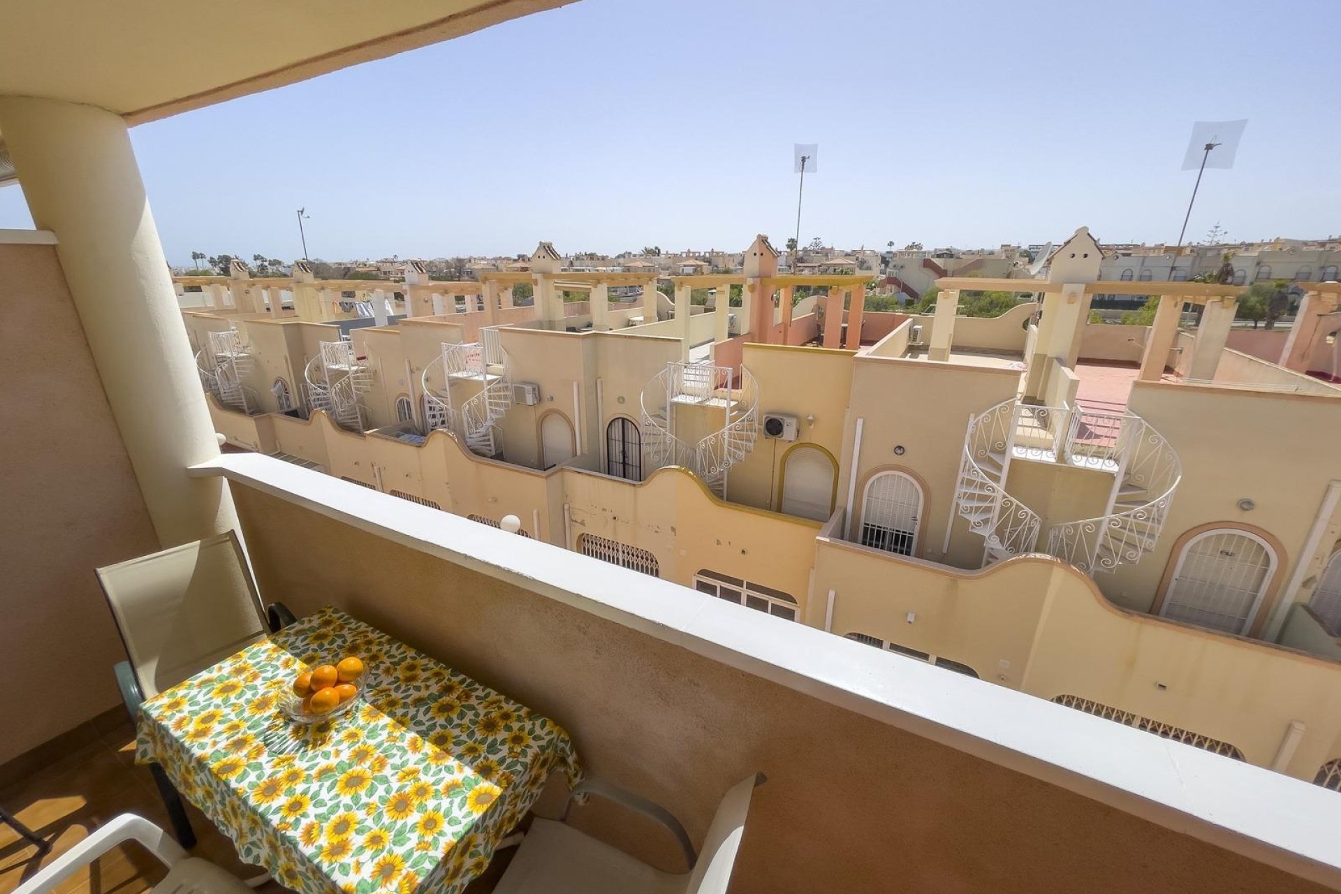 Herverkoop - Buhardilla -
Orihuela Costa - La Florida