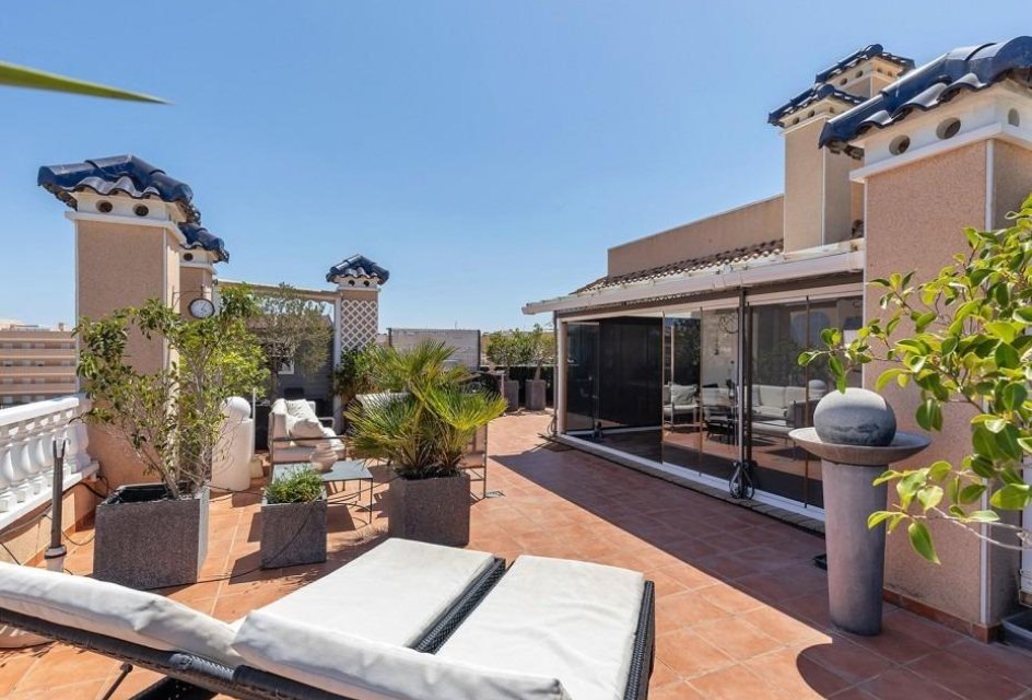 Herverkoop - Buhardilla -
Orihuela Costa - Villamartín-Las Filipinas