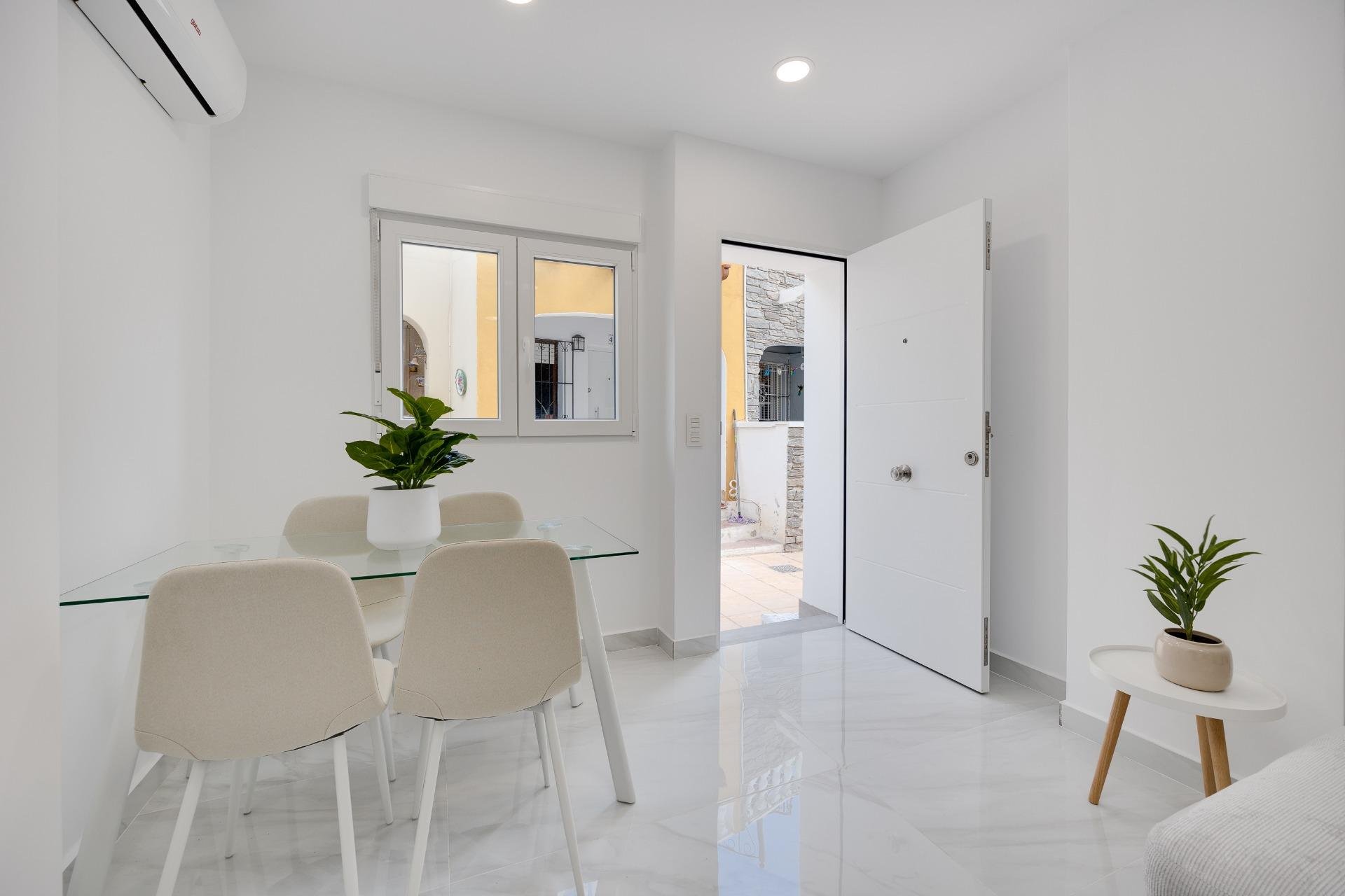 Herverkoop - Bungalow -
Orihuela Costa - Los Almendros-La Florida