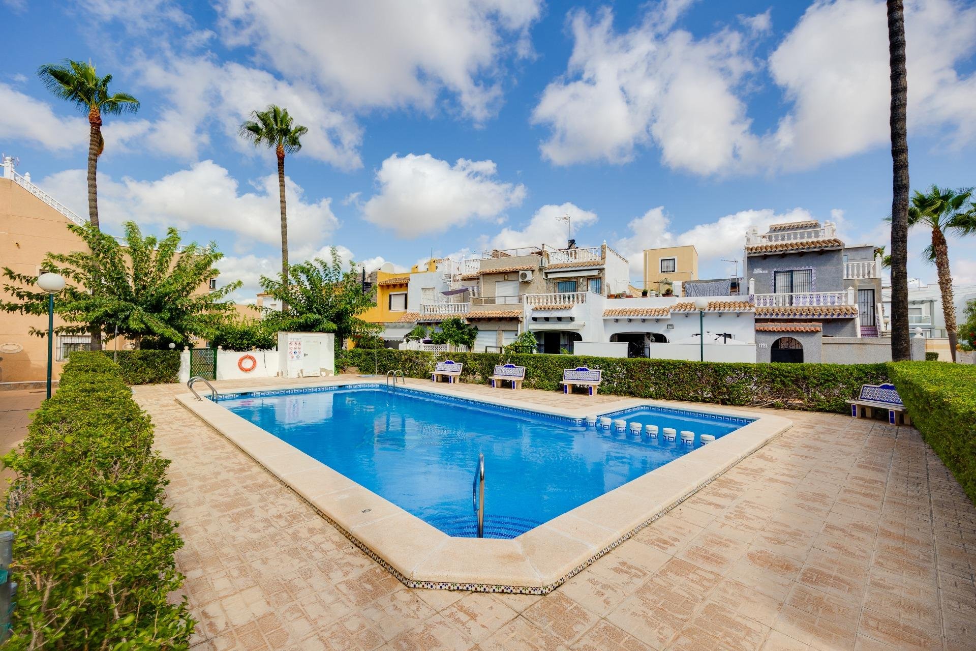 Herverkoop - Bungalow -
Orihuela Costa - Los Almendros-La Florida