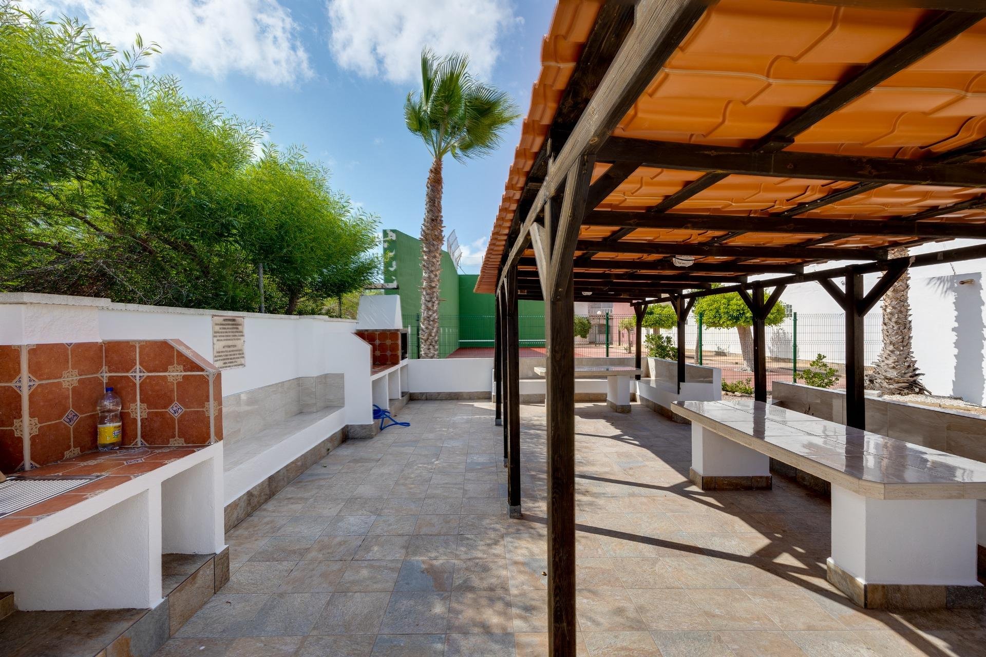 Herverkoop - Bungalow -
Orihuela Costa - Los Almendros-La Florida