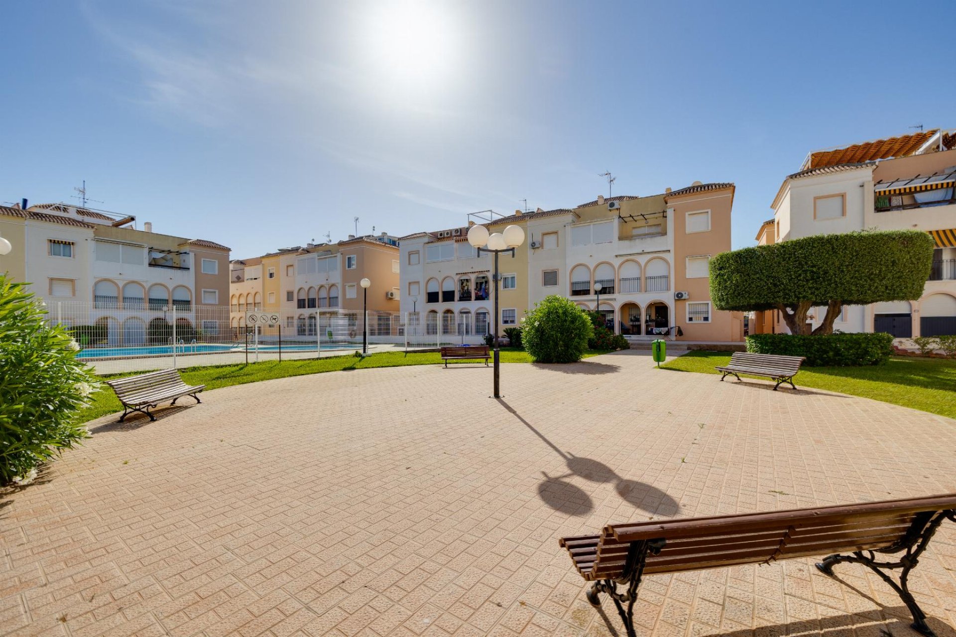Herverkoop - Bungalow -
Torrevieja - Playa de los Naufragos