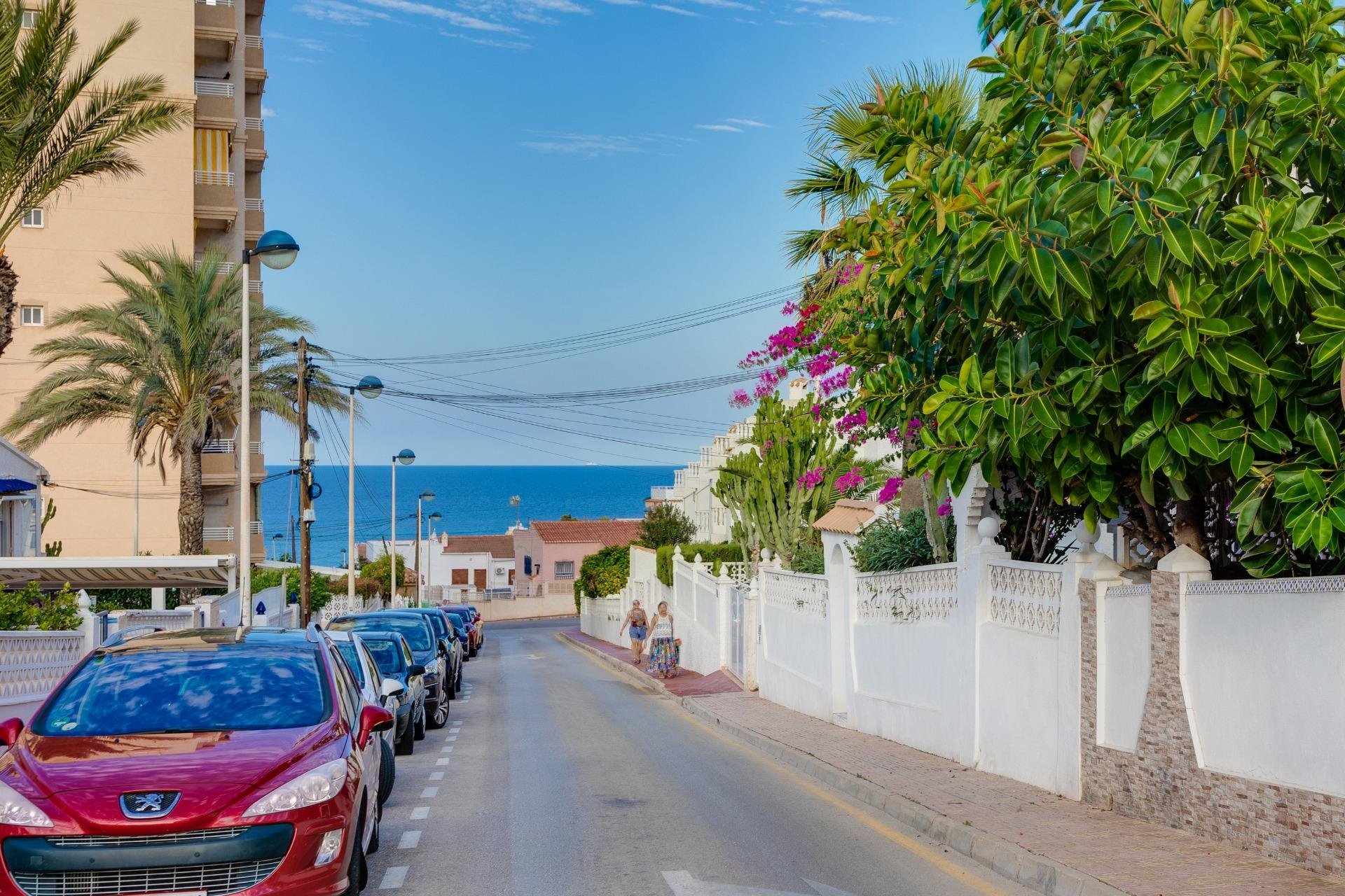 Herverkoop - Bungalow -
Torrevieja - Torre la mata