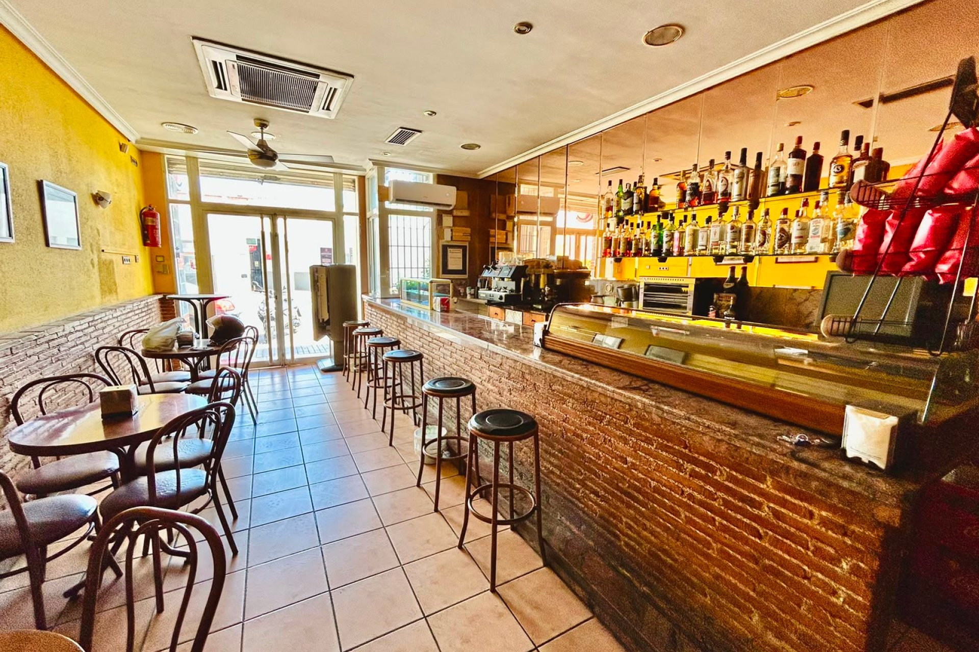 Herverkoop - Business -
Torrevieja - Center Torrevieja