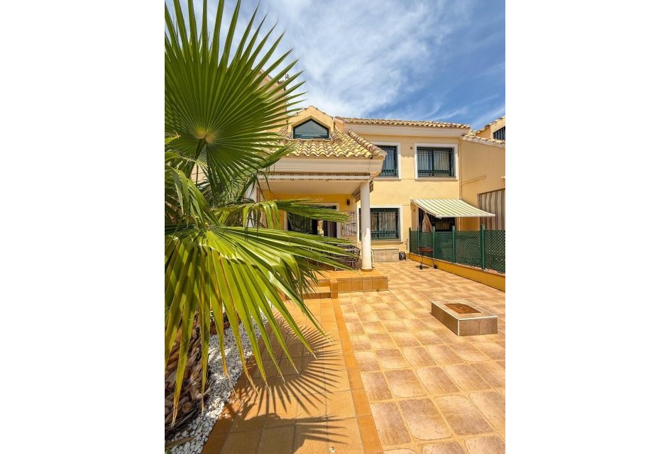 Herverkoop - duplex -
Orihuela Costa - Las Filipinas