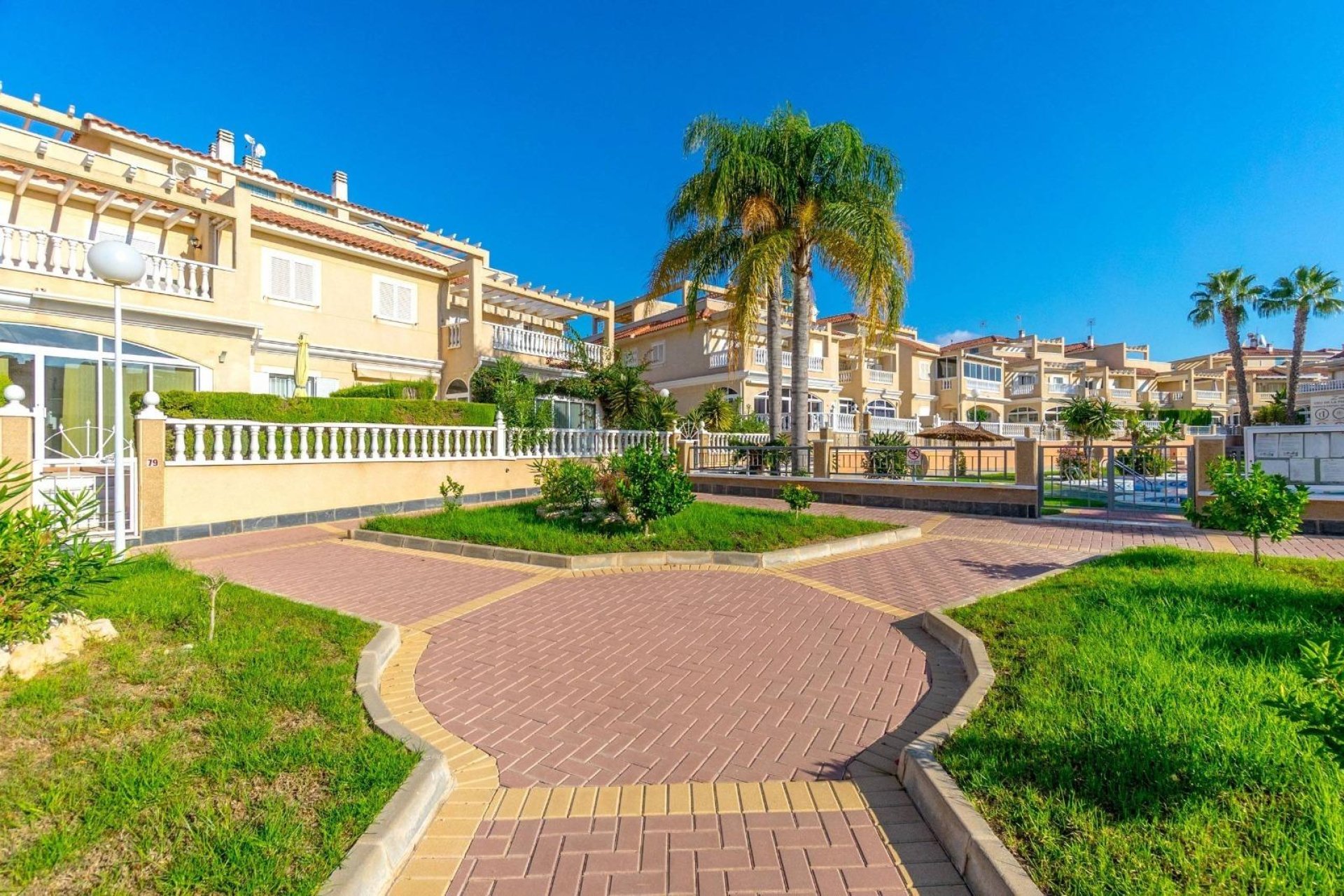 Herverkoop - duplex -
Orihuela Costa - Playa Flamenca