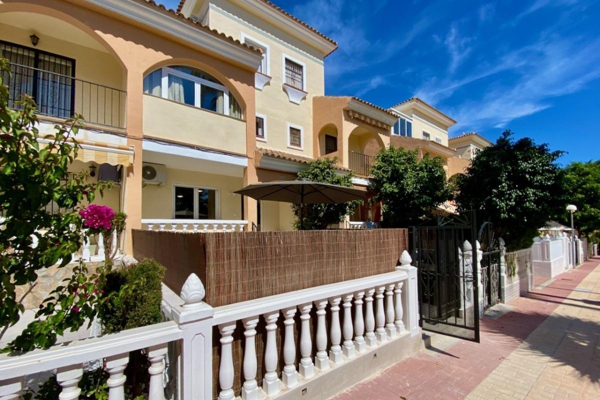 Herverkoop - duplex -
Orihuela Costa - Punta Prima