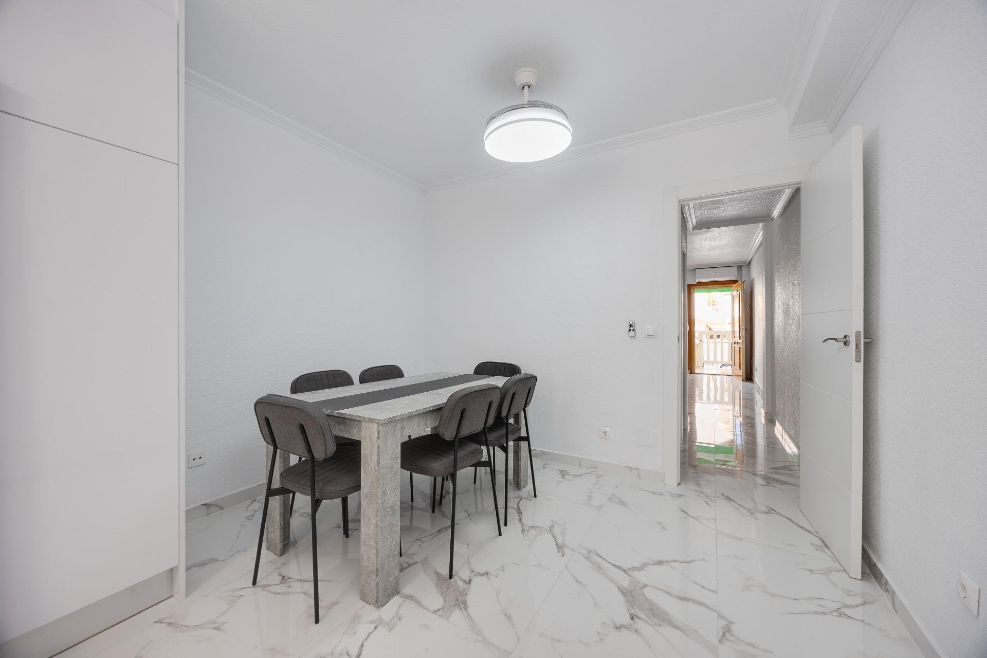 Herverkoop - duplex -
Torrevieja - Acequion
