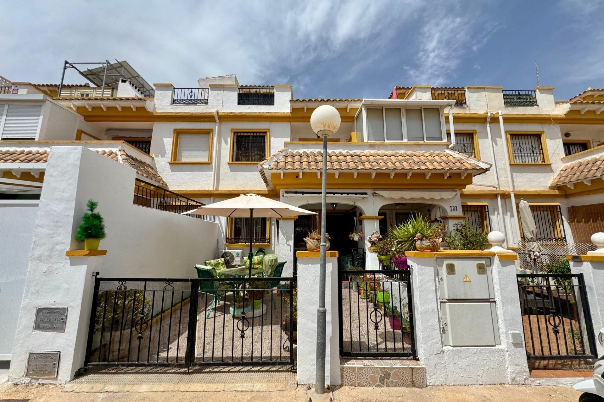 Herverkoop - duplex -
Torrevieja - El limonar