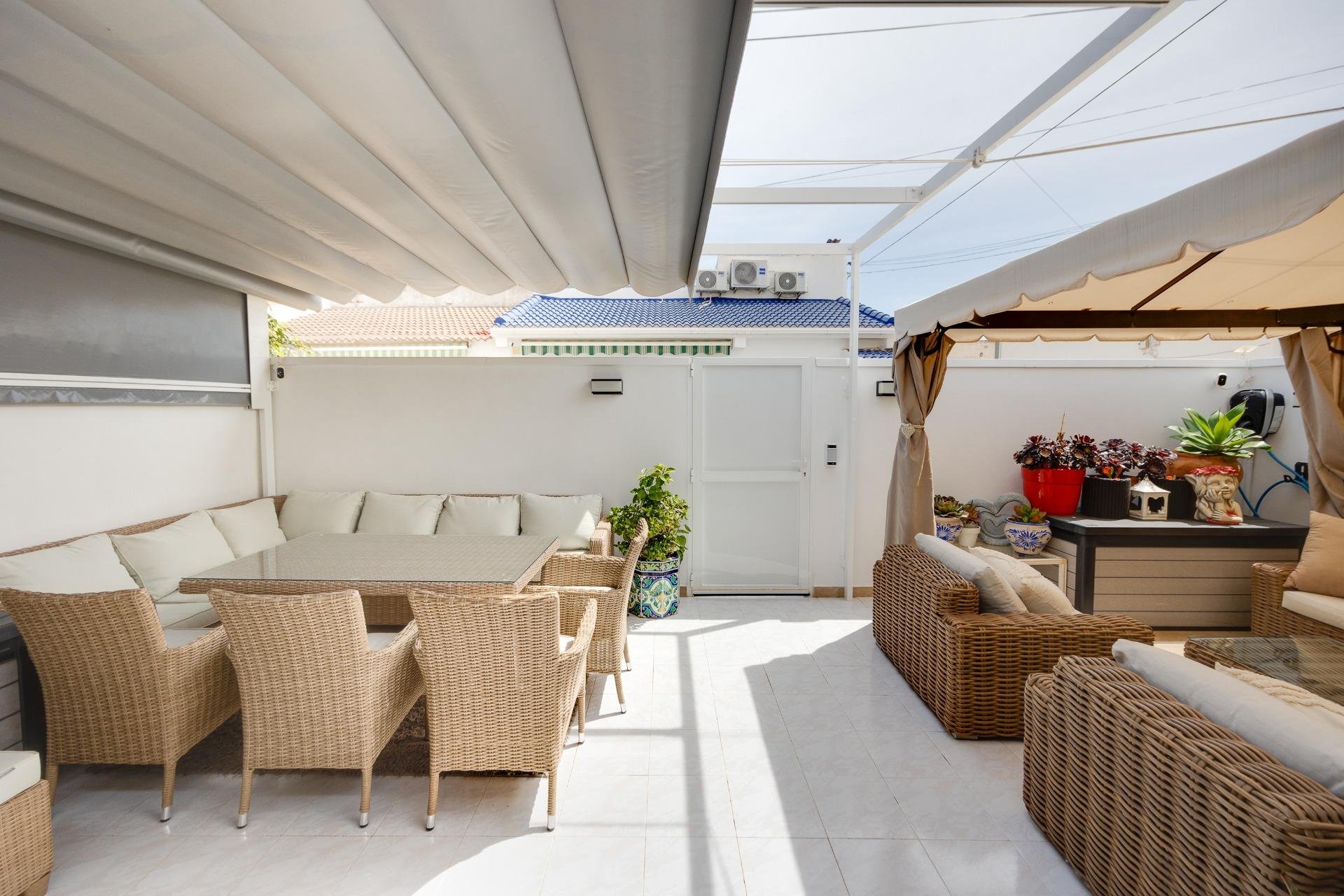 Herverkoop - duplex -
Torrevieja - Paraje natural