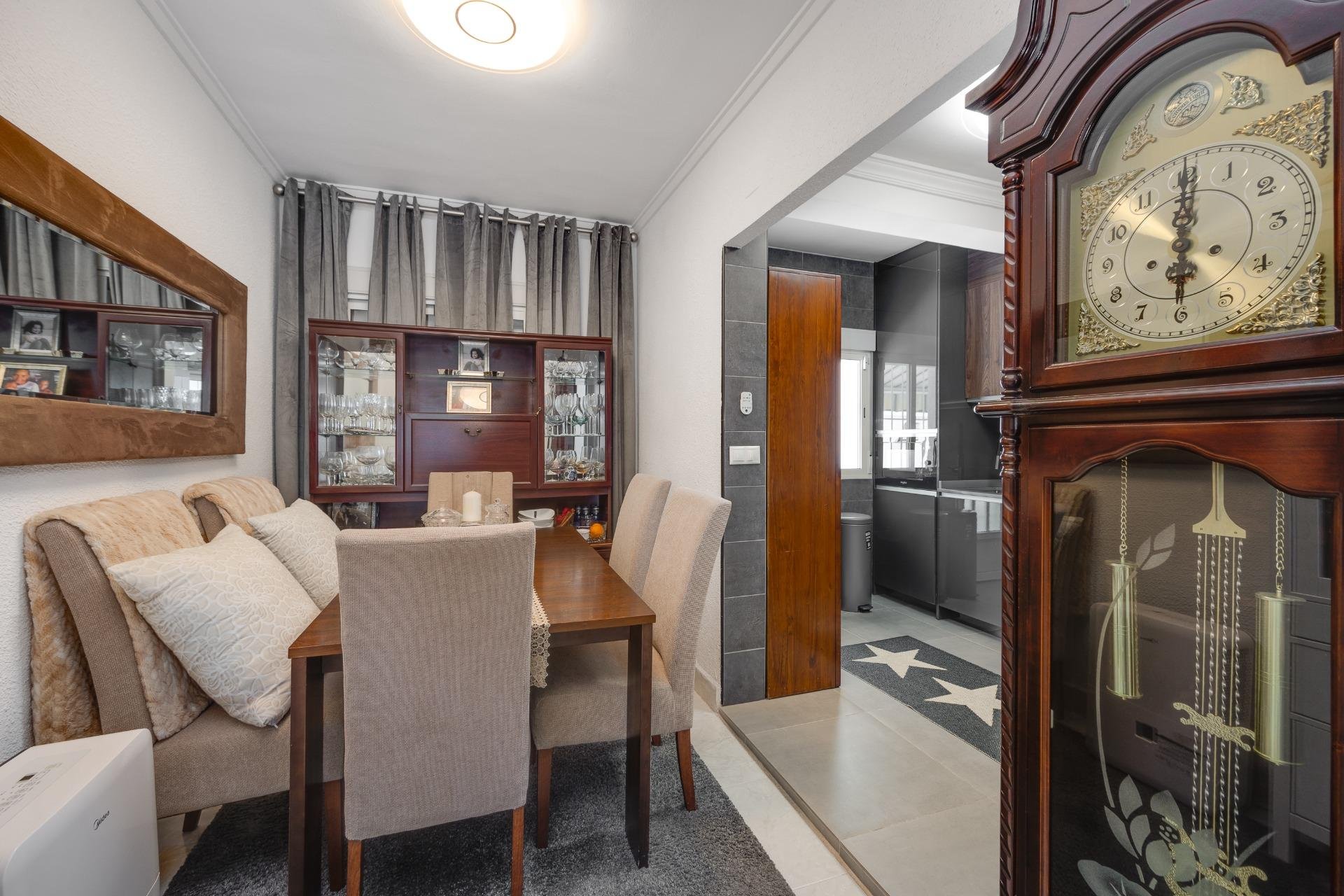 Herverkoop - duplex -
Torrevieja - Paraje natural