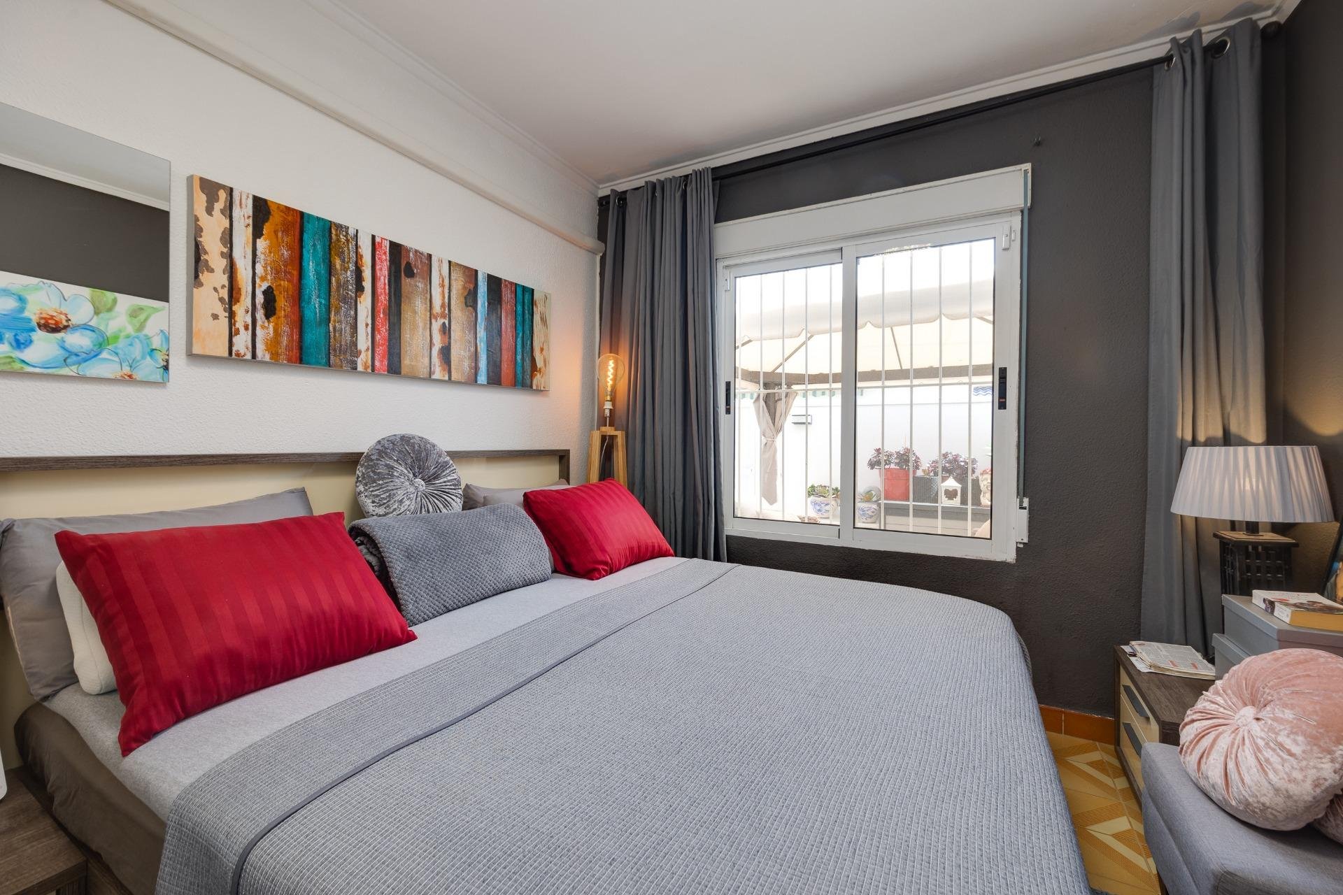 Herverkoop - duplex -
Torrevieja - Paraje natural