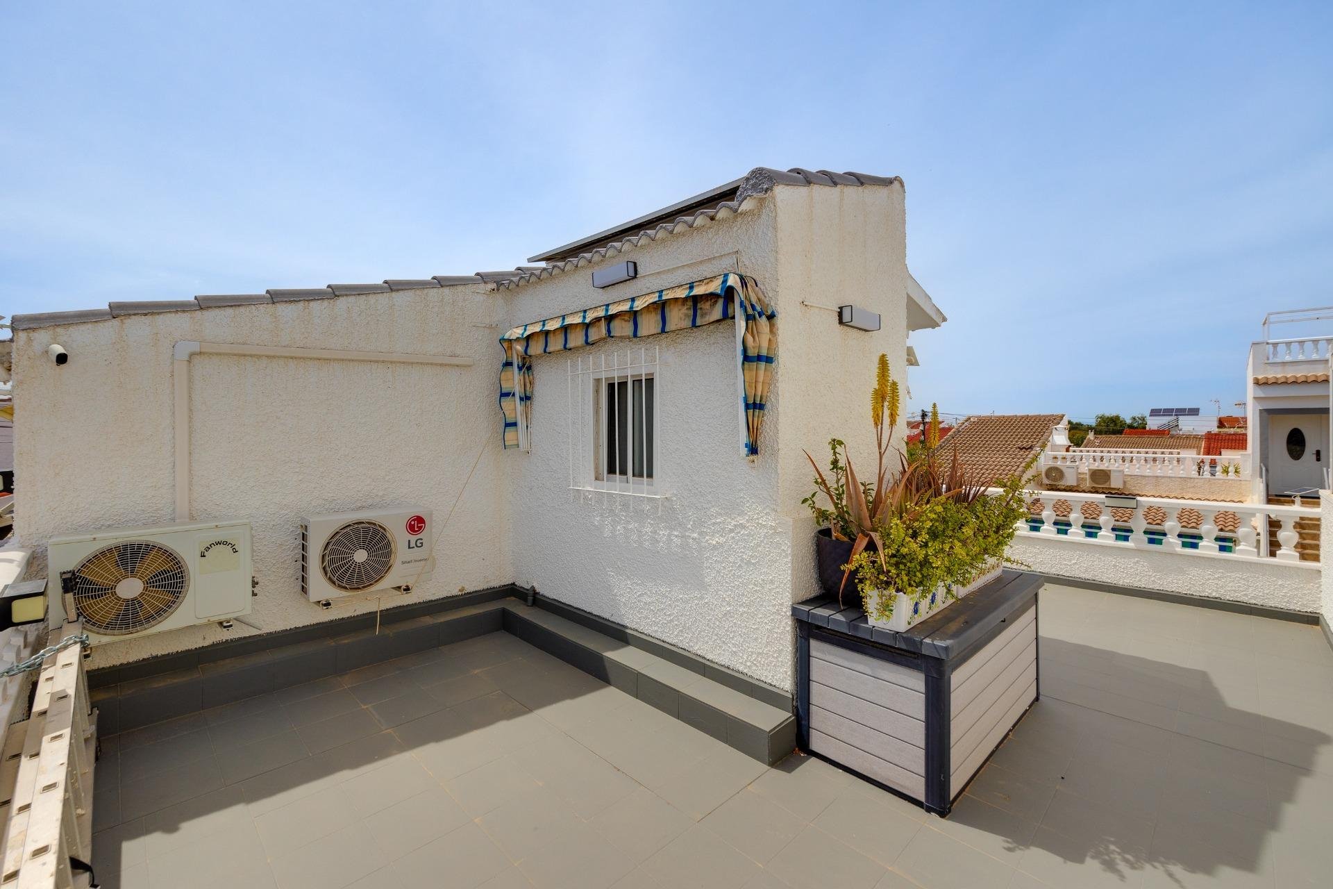 Herverkoop - duplex -
Torrevieja - Paraje natural