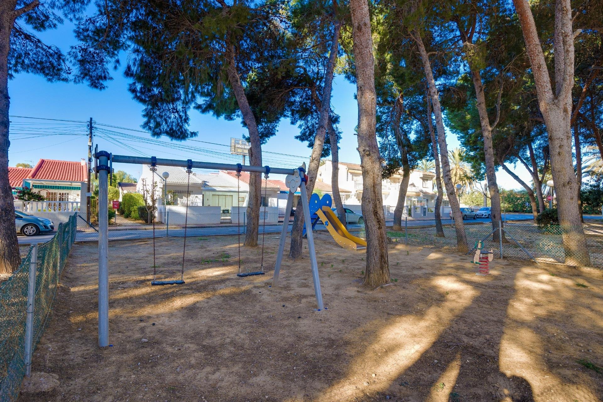 Herverkoop - duplex -
Torrevieja - Paraje natural