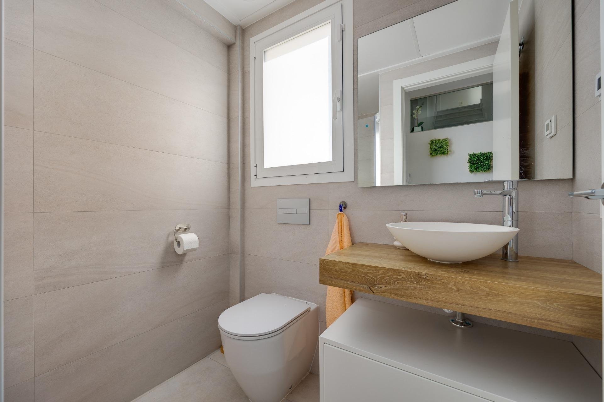 Herverkoop - duplex -
Torrevieja - Torreblanca