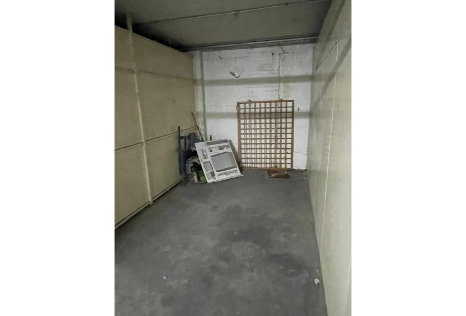 Herverkoop - Garage -
Torrevieja - Playa del Cura
