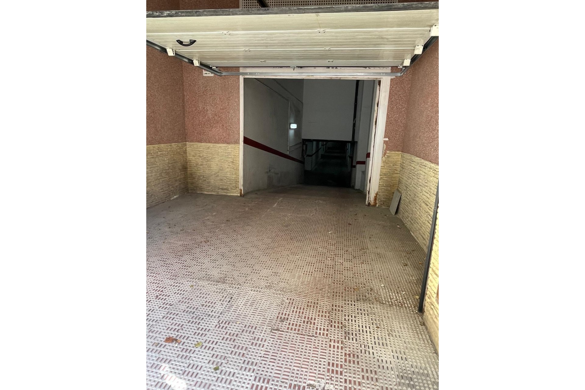 Herverkoop - Garage -
Torrevieja - Playa del Cura