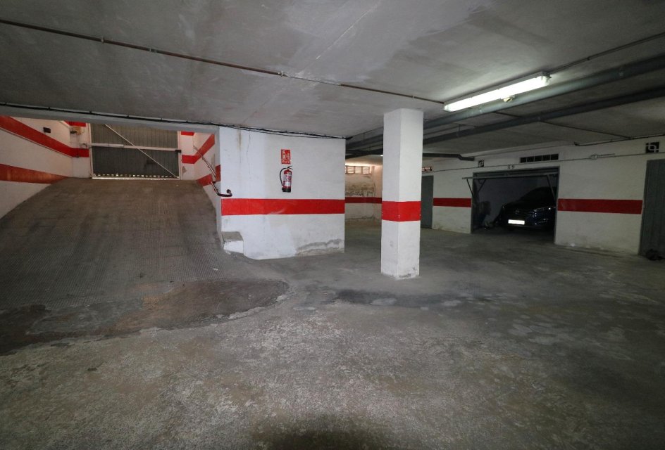 Herverkoop - Garaje -
Torrevieja - Playa del Acequión