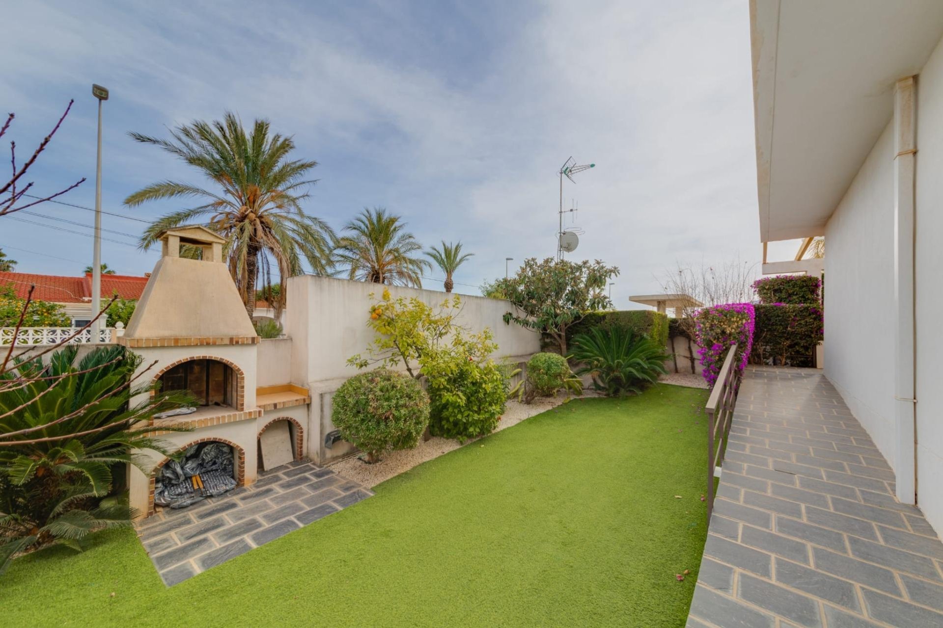 Herverkoop - Herenhuis -
Orihuela Costa - Campoamor