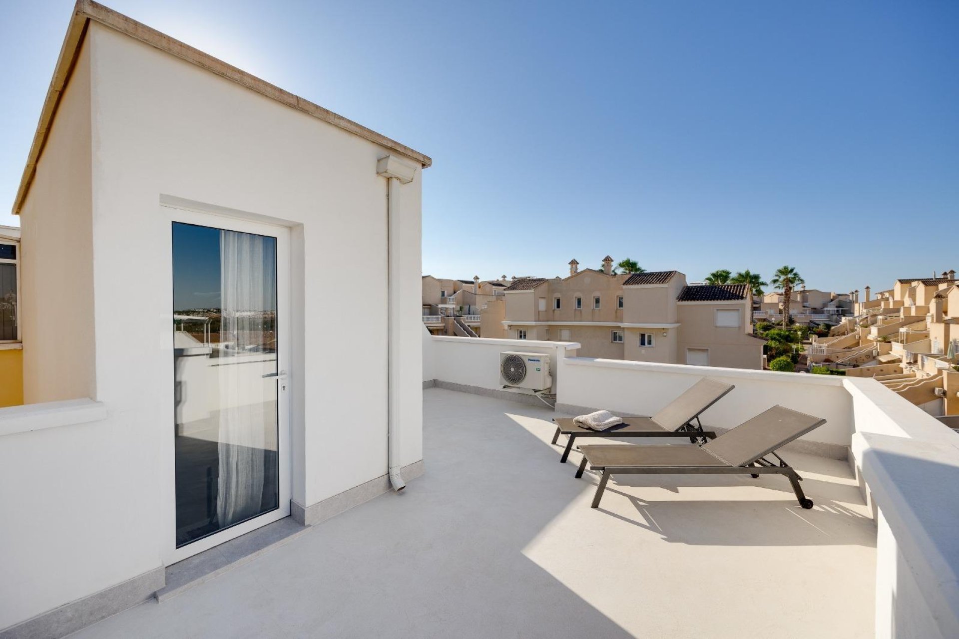 Herverkoop - Herenhuis -
Orihuela Costa - La Florida