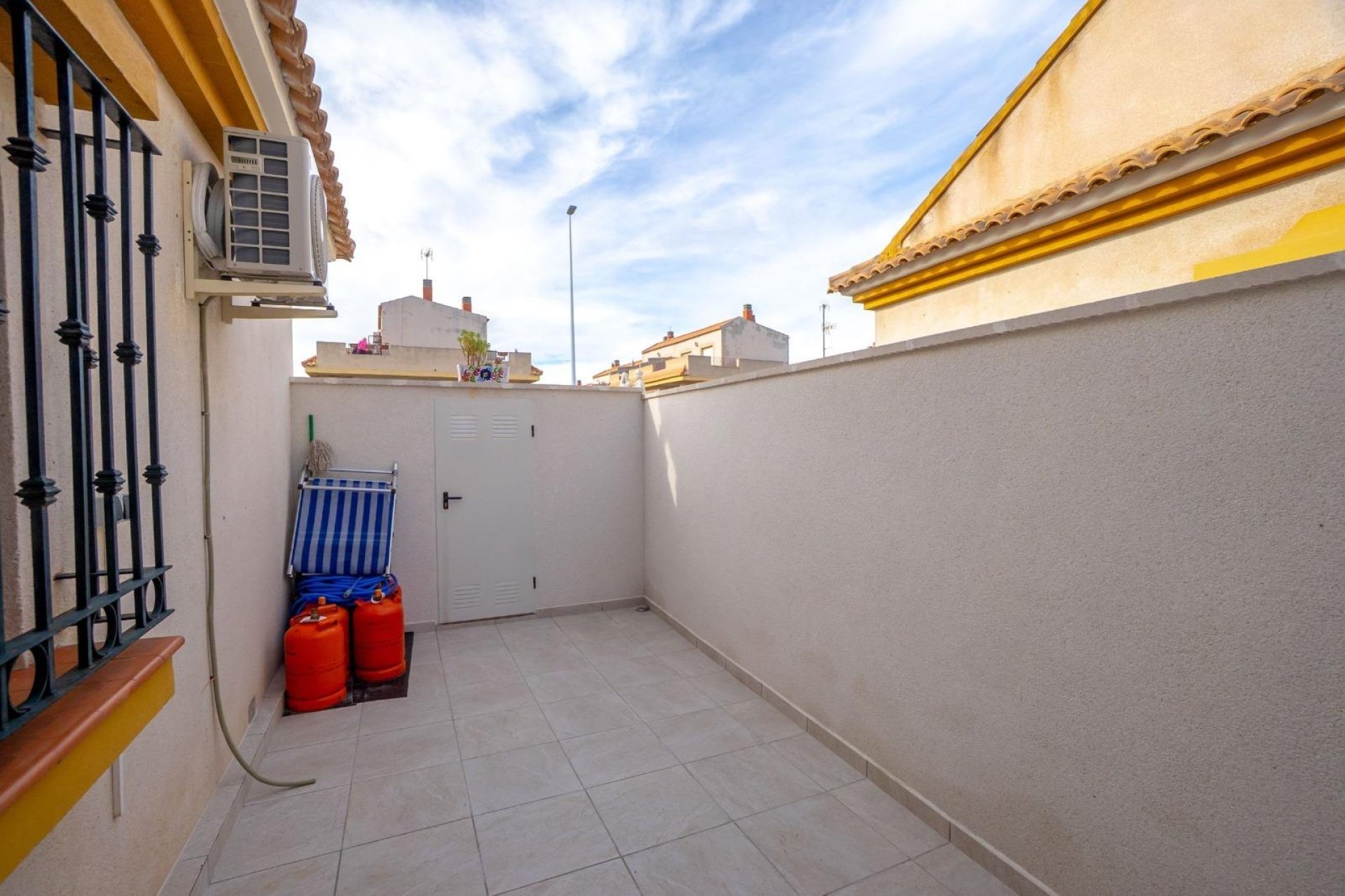 Herverkoop - Herenhuis -
Orihuela Costa - La Regia