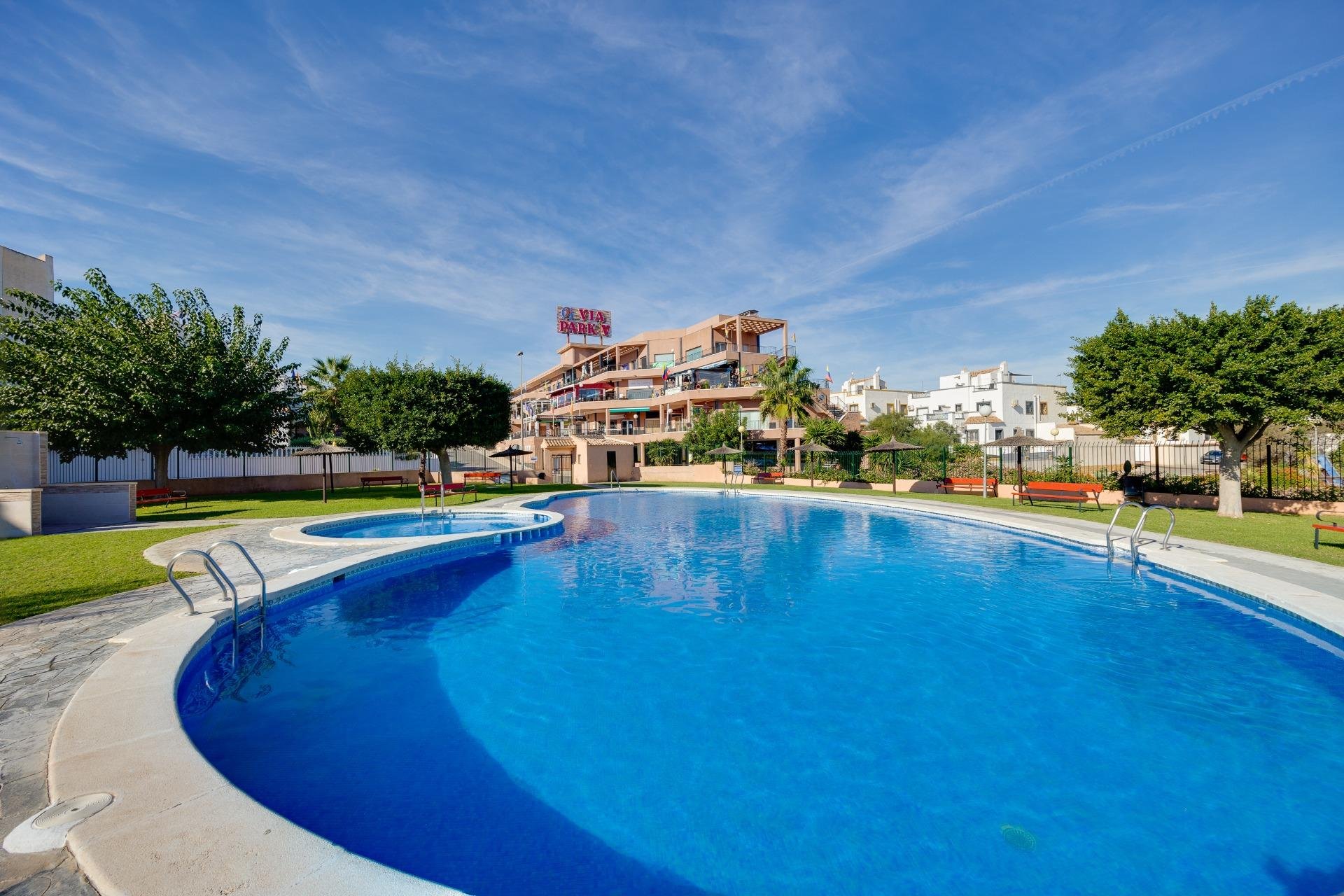 Herverkoop - Herenhuis -
Orihuela Costa - Los Altos