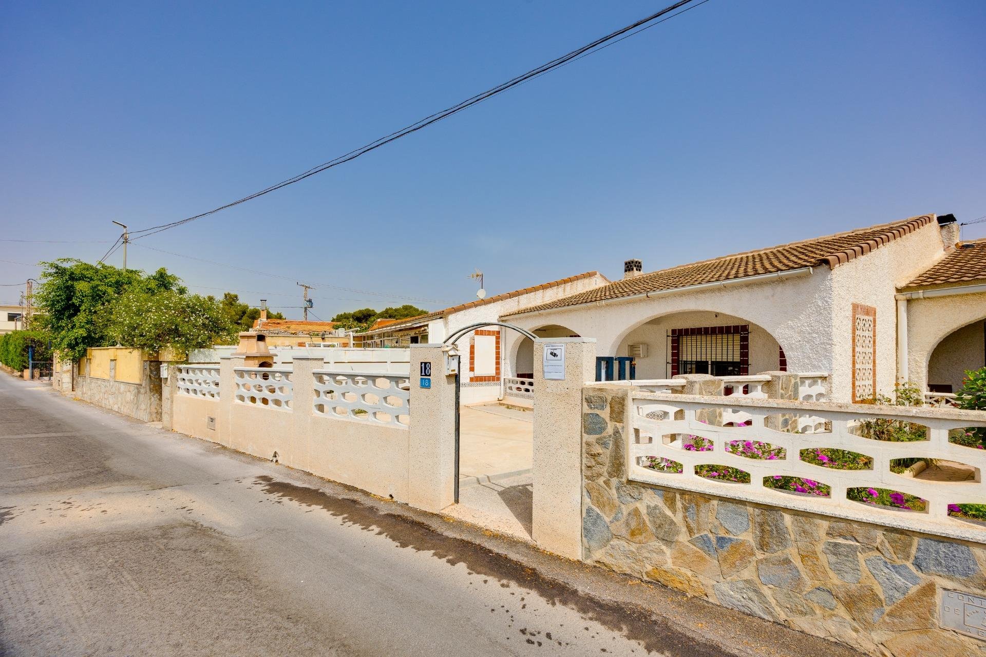 Herverkoop - Herenhuis -
Orihuela Costa - Montezenia