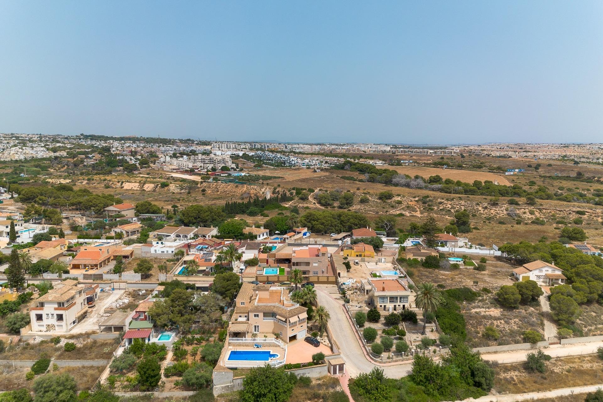 Herverkoop - Herenhuis -
Orihuela Costa - Montezenia