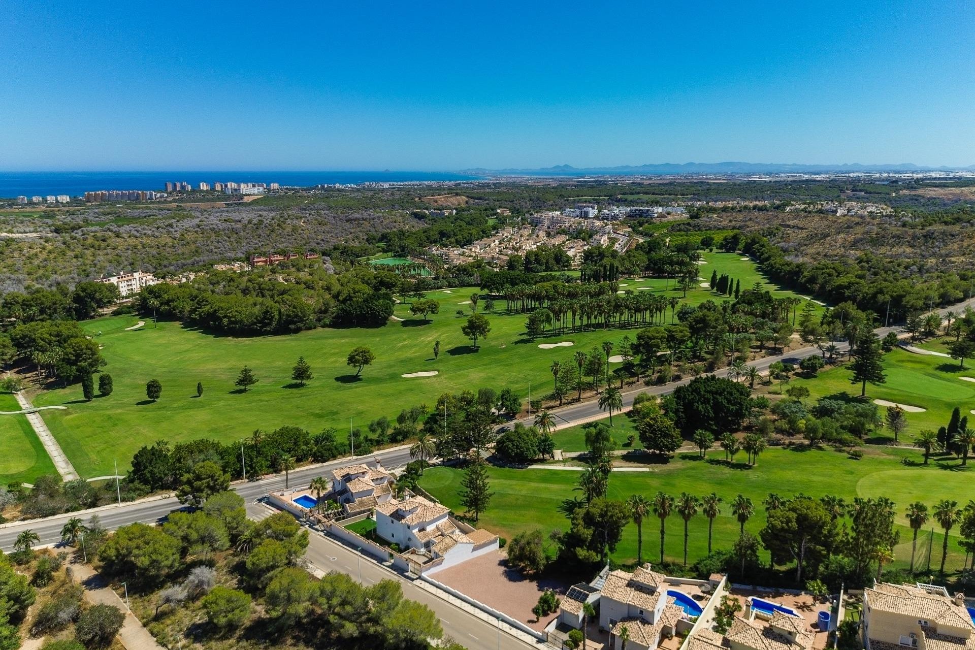 Herverkoop - Herenhuis -
Orihuela Costa - Montezenia