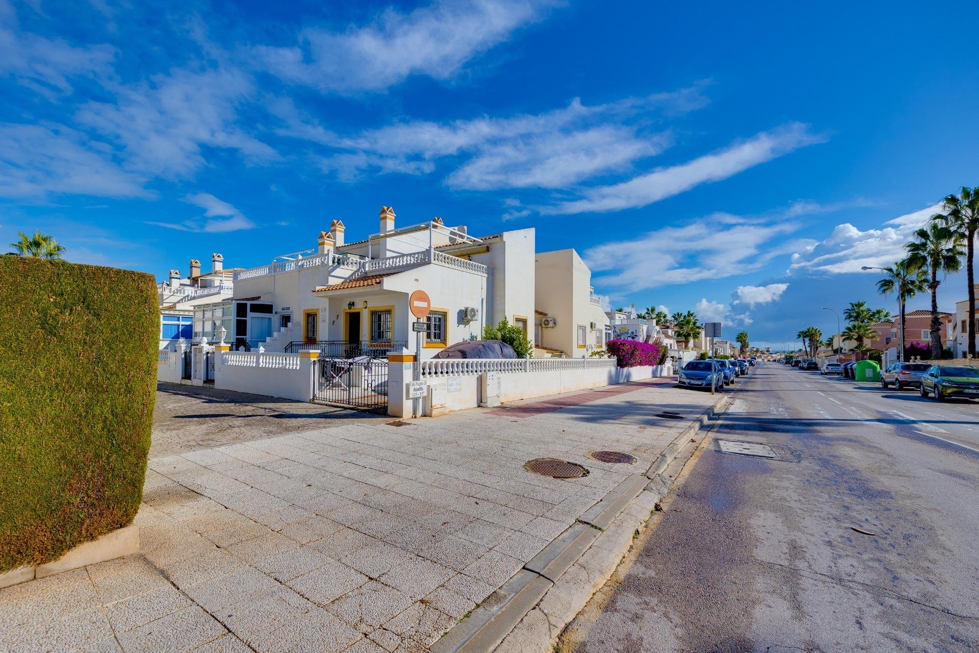 Herverkoop - Herenhuis -
Orihuela Costa - Playa Flamenca