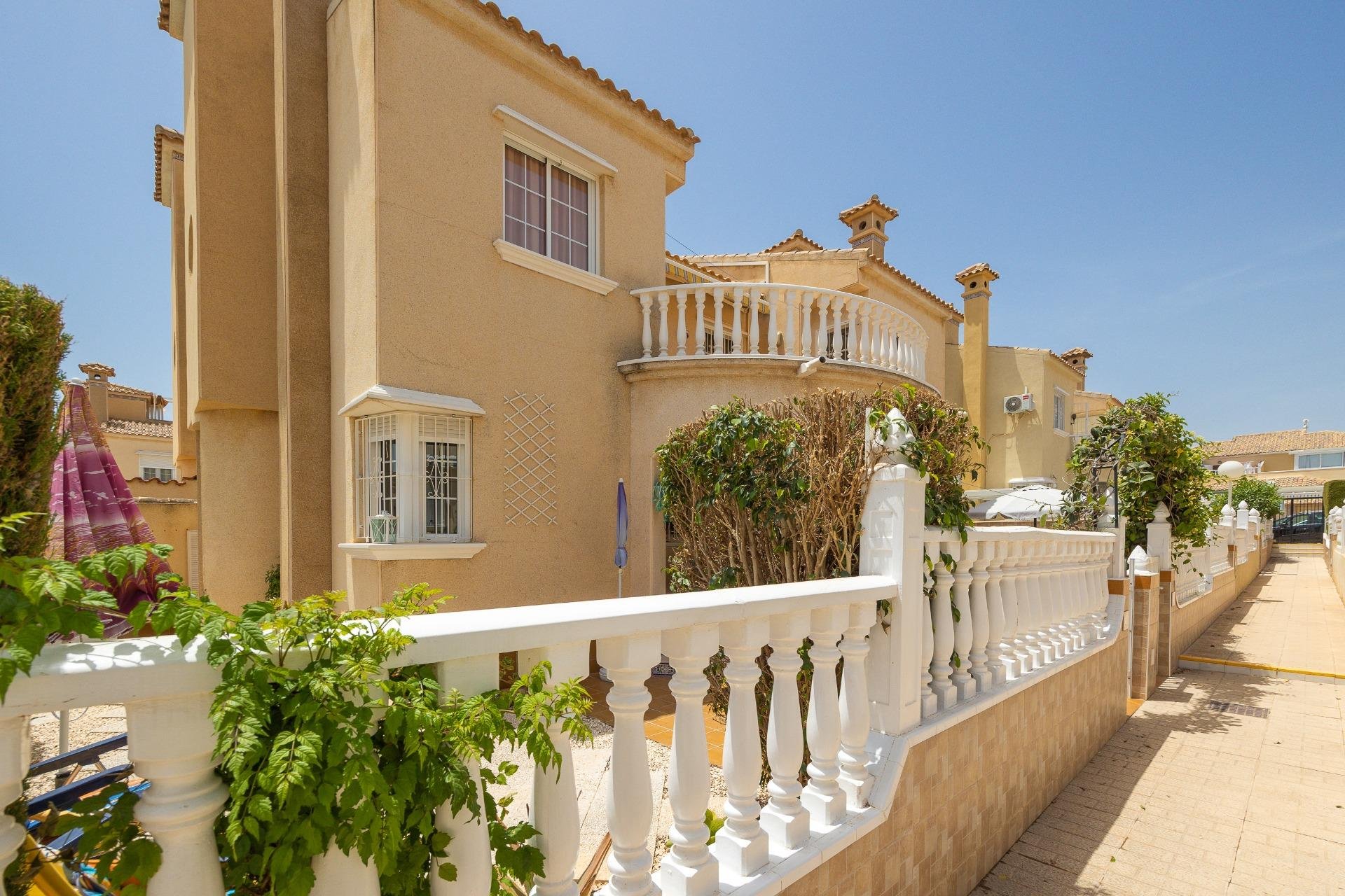 Herverkoop - Herenhuis -
Orihuela Costa - Playa Flamenca