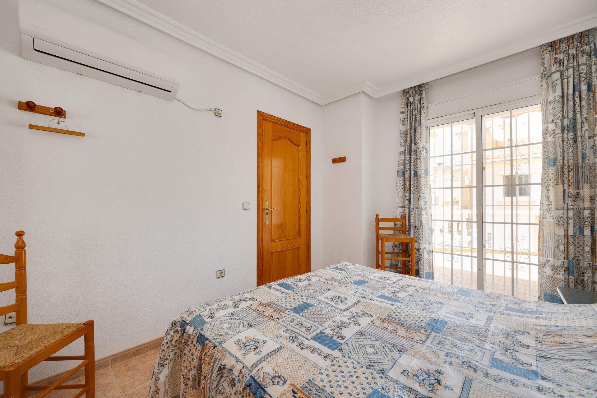 Herverkoop - Herenhuis -
Orihuela Costa - Playa Flamenca
