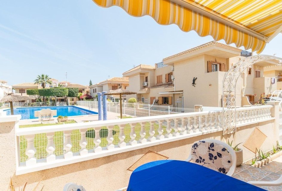 Herverkoop - Herenhuis -
Orihuela Costa - Playa Flamenca