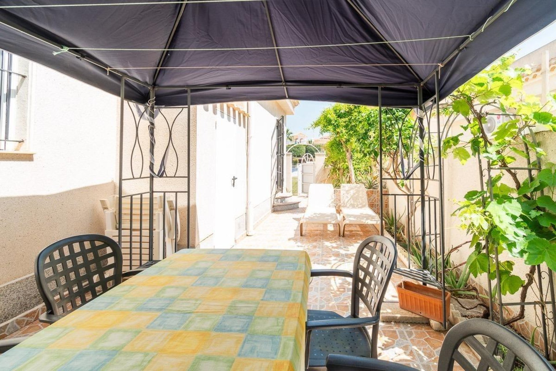 Herverkoop - Herenhuis -
Orihuela Costa - Playa Flamenca