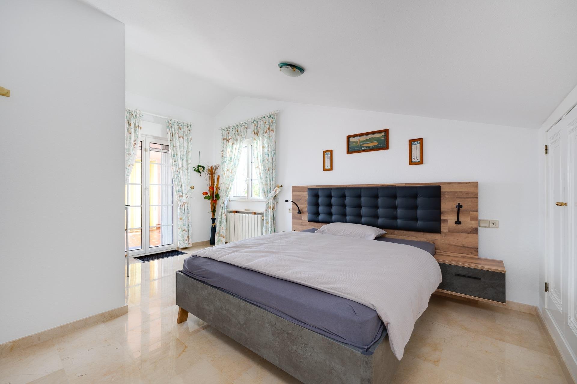 Herverkoop - Herenhuis -
Orihuela Costa - Villamartín-Las Filipinas