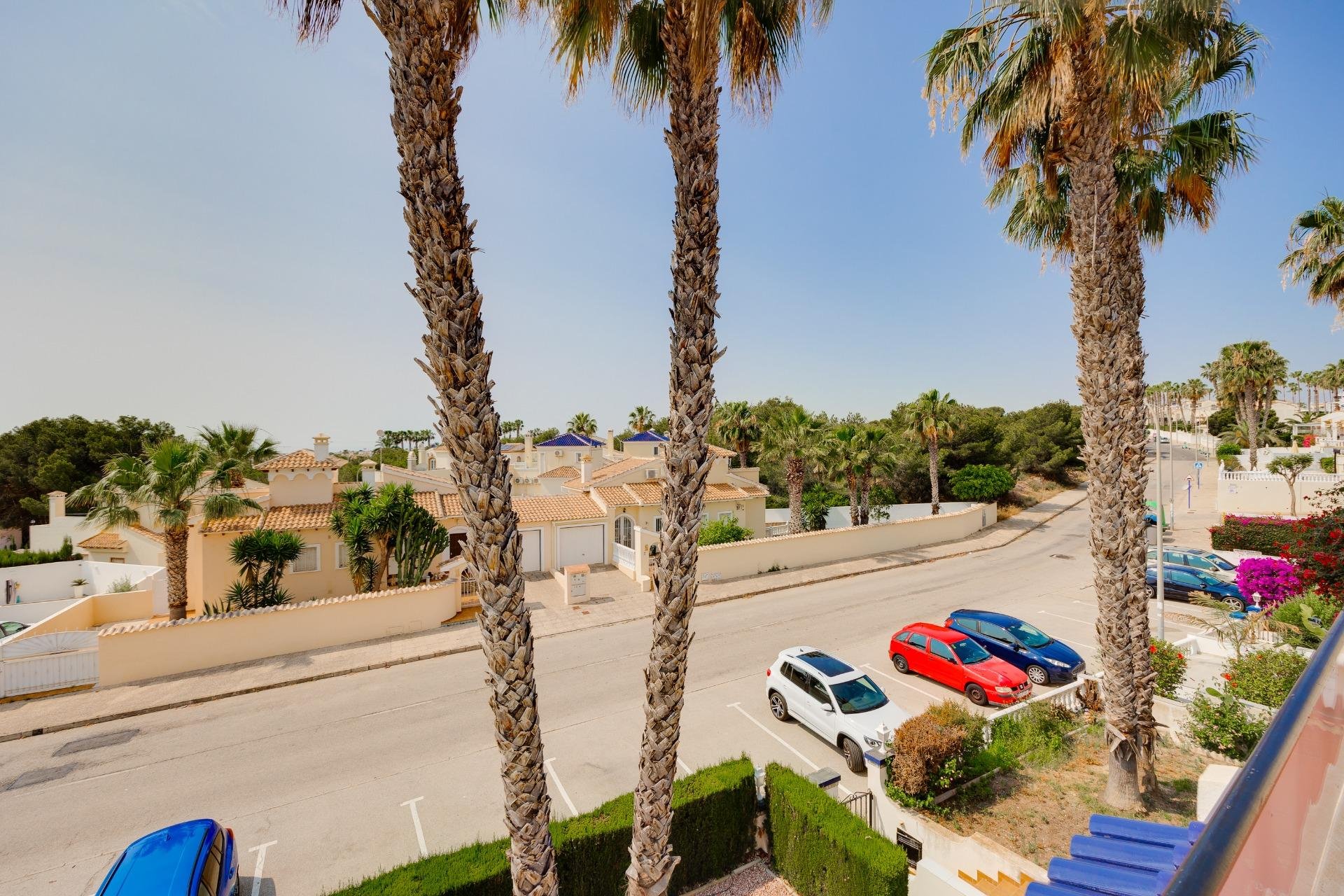 Herverkoop - Herenhuis -
Orihuela Costa - Villamartín-Las Filipinas