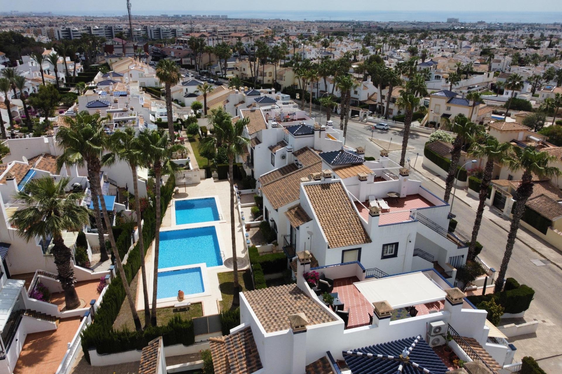 Herverkoop - Herenhuis -
Orihuela Costa - Villamartín-Las Filipinas