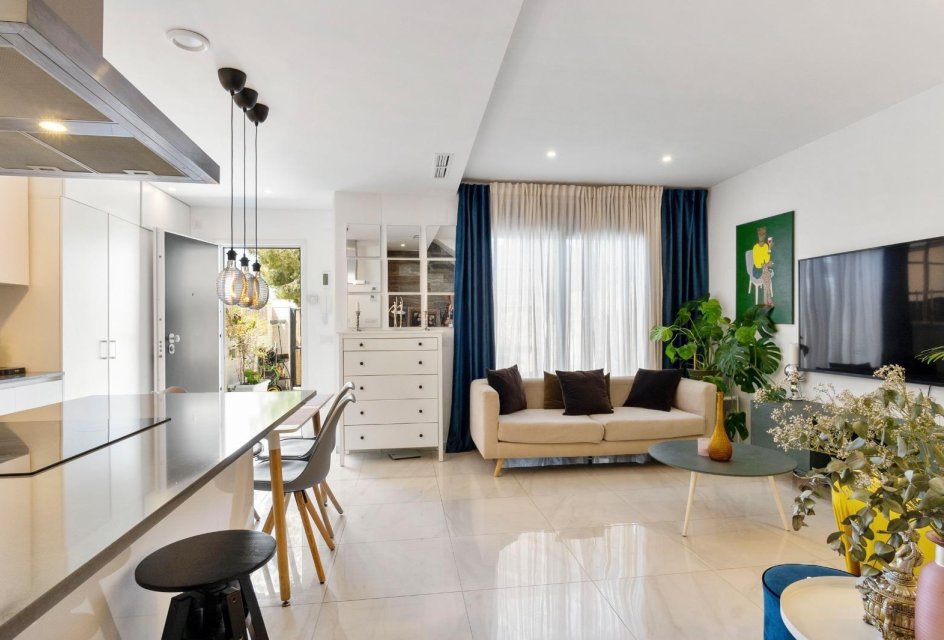 Herverkoop - Herenhuis -
Orihuela Costa - Villamartín-Las Filipinas