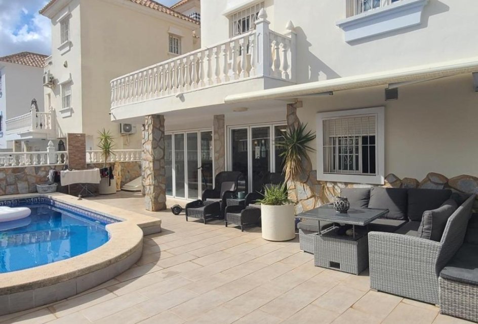 Herverkoop - Herenhuis -
Orihuela Costa - Villamartín-Las Filipinas