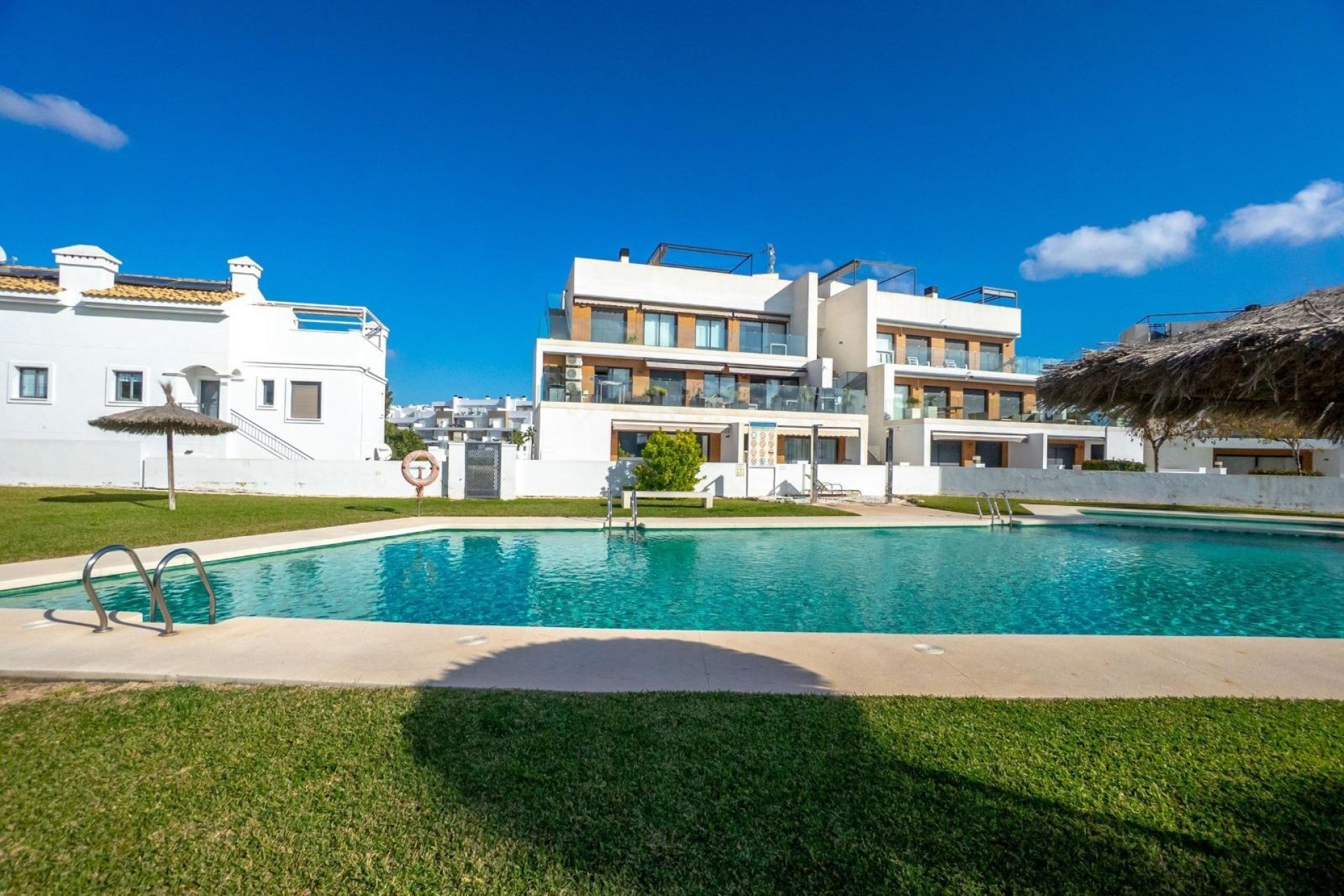 Herverkoop - Herenhuis -
Orihuela Costa - Villamartín-Las Filipinas