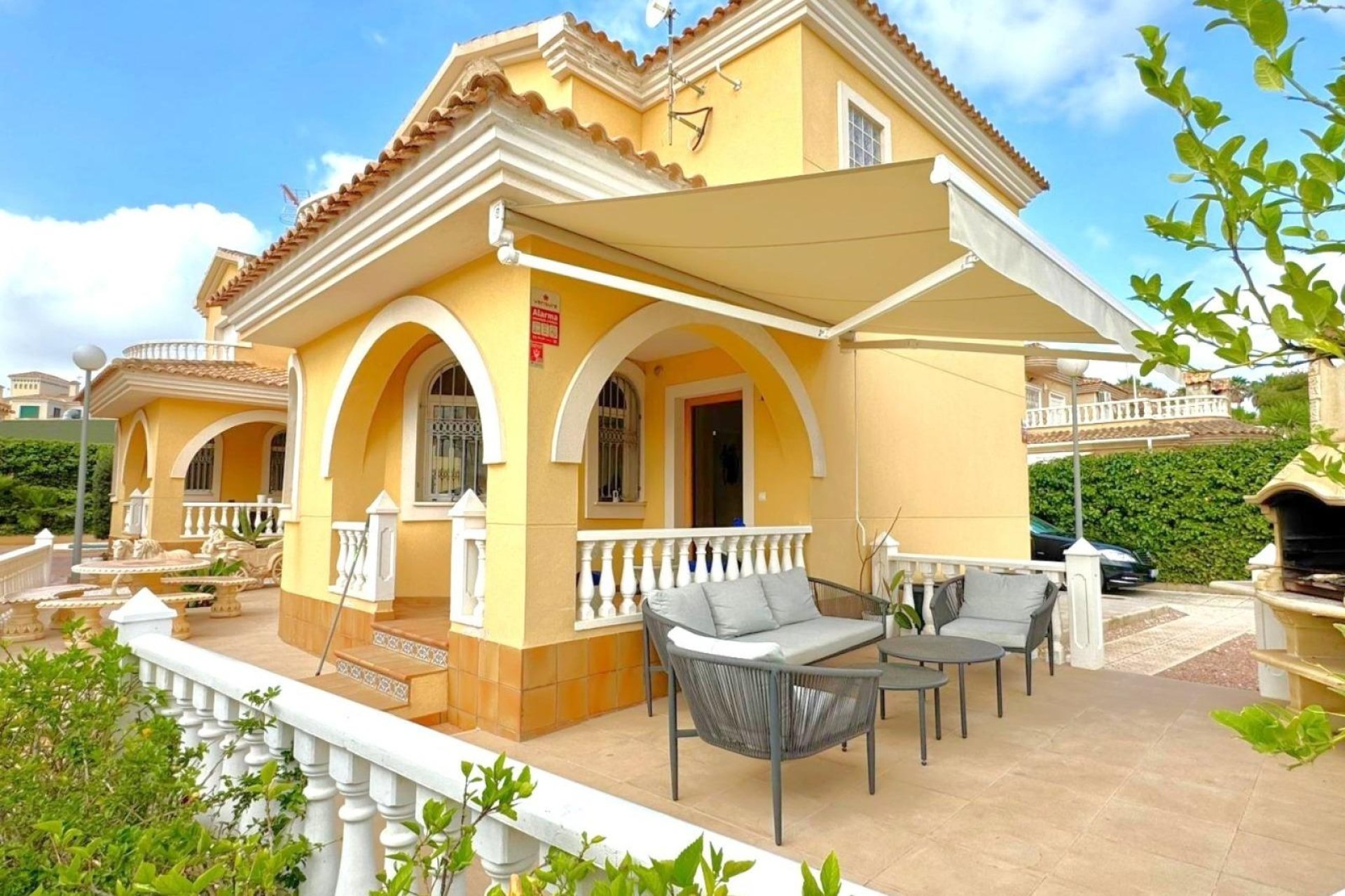 Herverkoop - Herenhuis -
Orihuela Costa - Villamartín-Las Filipinas