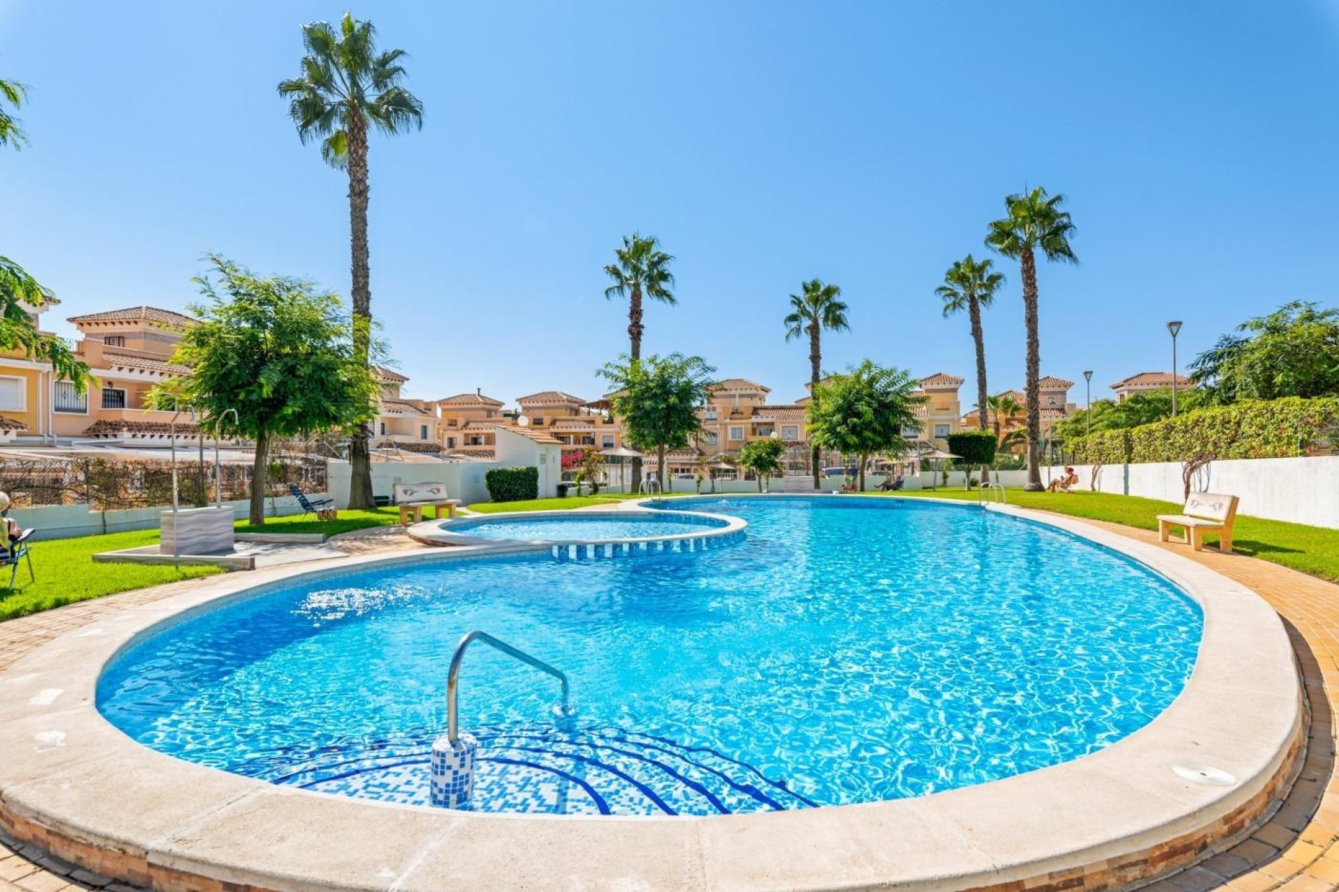 Herverkoop - Herenhuis -
Torrevieja - Aguas nuevas 2