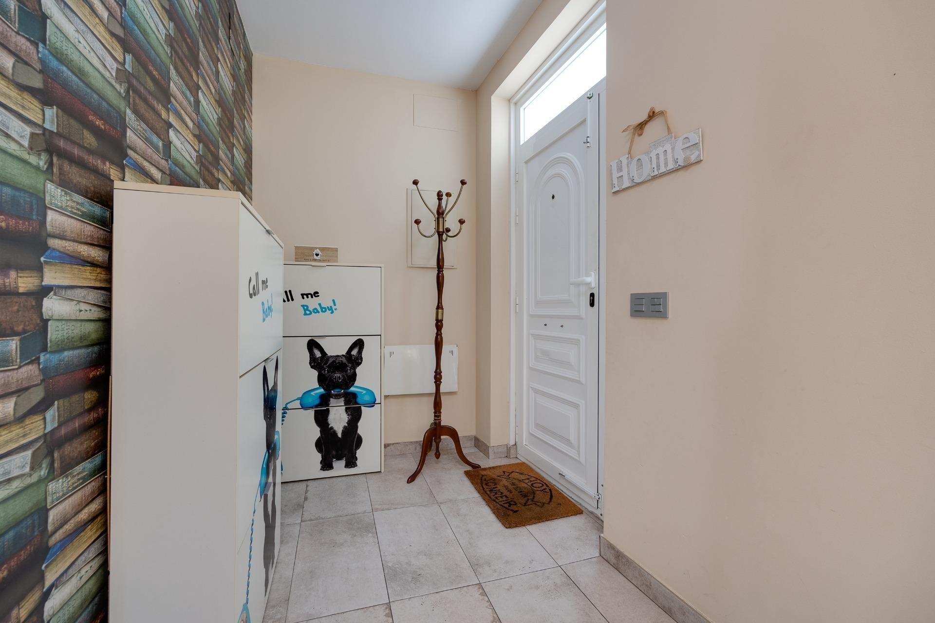 Herverkoop - Herenhuis -
Torrevieja - Centro